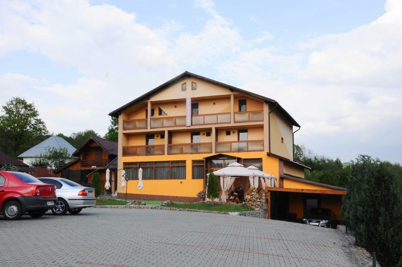 Pensiunea Nicol Hotel Valea Iasului Ngoại thất bức ảnh